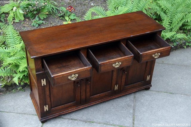 Image 5 of A TITCHMARSH AND GOODWIN OAK SIDEBOARD DRESSER BASE CABINET