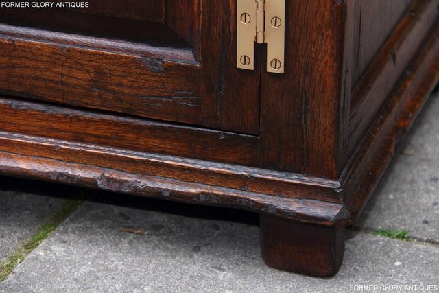 Image 9 of A TITCHMARSH AND GOODWIN OAK SIDEBOARD DRESSER BASE CABINET
