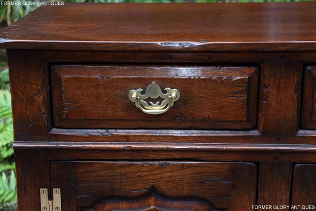 Image 20 of A TITCHMARSH AND GOODWIN OAK SIDEBOARD DRESSER BASE CABINET