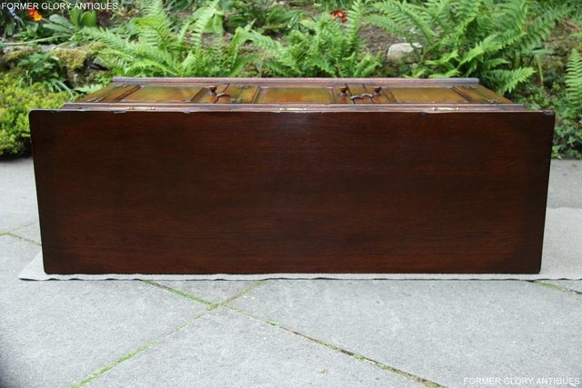 Image 26 of A TITCHMARSH AND GOODWIN OAK SIDEBOARD DRESSER BASE CABINET