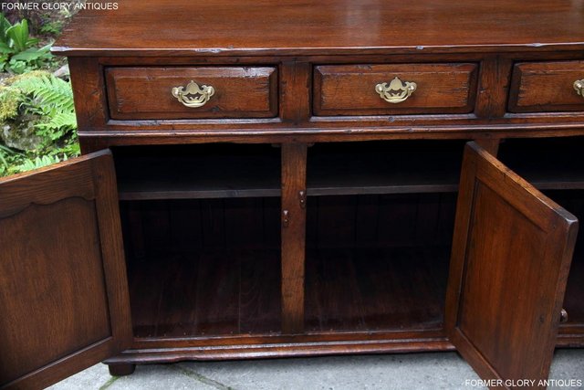 Image 33 of A TITCHMARSH AND GOODWIN OAK SIDEBOARD DRESSER BASE CABINET