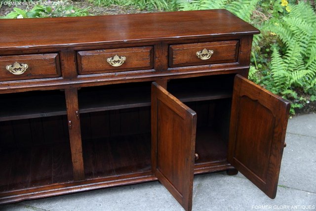 Image 42 of A TITCHMARSH AND GOODWIN OAK SIDEBOARD DRESSER BASE CABINET