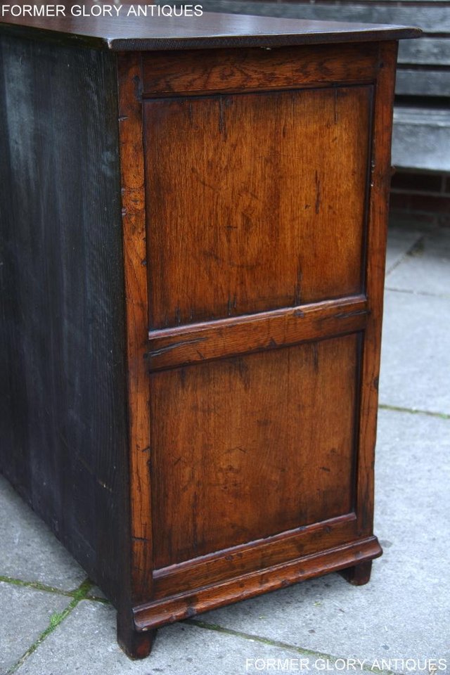 Image 58 of A TITCHMARSH AND GOODWIN OAK SIDEBOARD DRESSER BASE CABINET