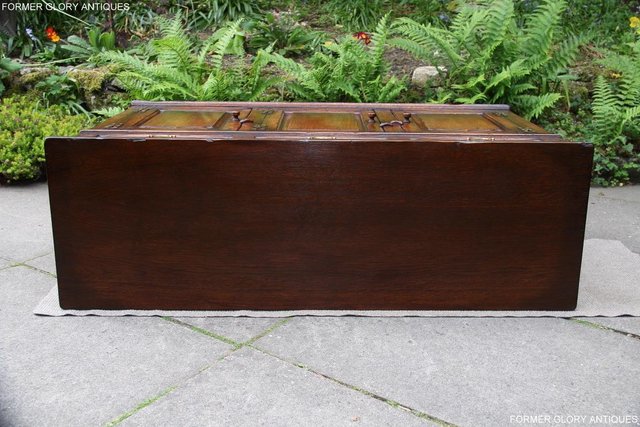 Image 61 of A TITCHMARSH AND GOODWIN OAK SIDEBOARD DRESSER BASE CABINET