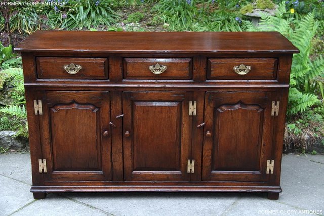 Image 66 of A TITCHMARSH AND GOODWIN OAK SIDEBOARD DRESSER BASE CABINET