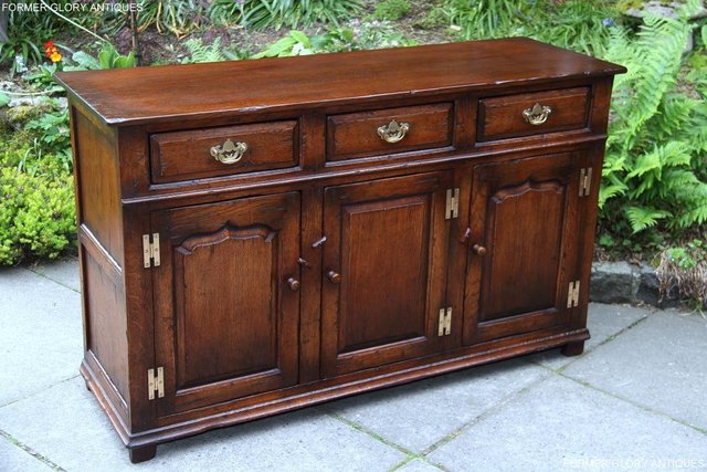 Image 85 of A TITCHMARSH AND GOODWIN OAK SIDEBOARD DRESSER BASE CABINET