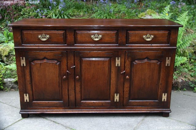 Image 87 of A TITCHMARSH AND GOODWIN OAK SIDEBOARD DRESSER BASE CABINET