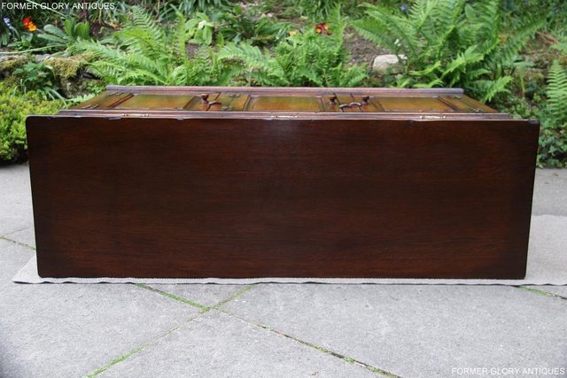 Image 91 of A TITCHMARSH AND GOODWIN OAK SIDEBOARD DRESSER BASE CABINET