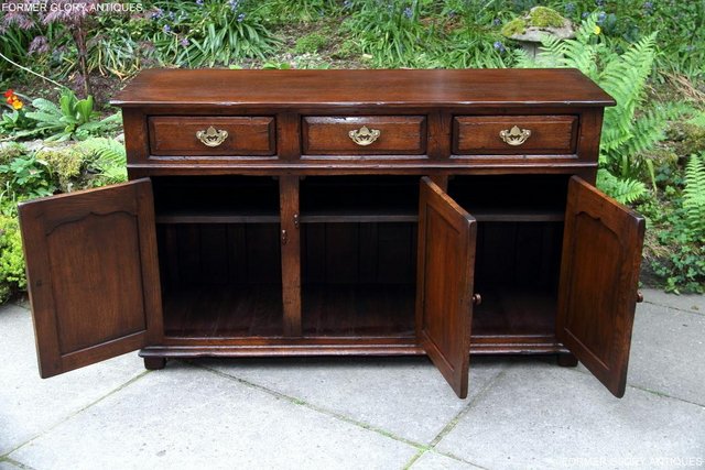 Image 94 of A TITCHMARSH AND GOODWIN OAK SIDEBOARD DRESSER BASE CABINET