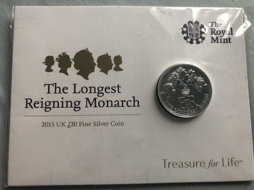 Image 2 of 2015 The Longest Reigning Monarch £20 coin