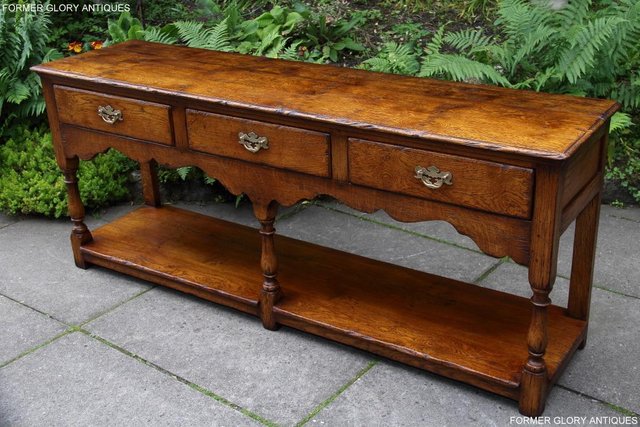 Image 2 of TITCHMARSH AND GOODWIN OAK DRESSER BASE SIDEBOARD HALL TABLE