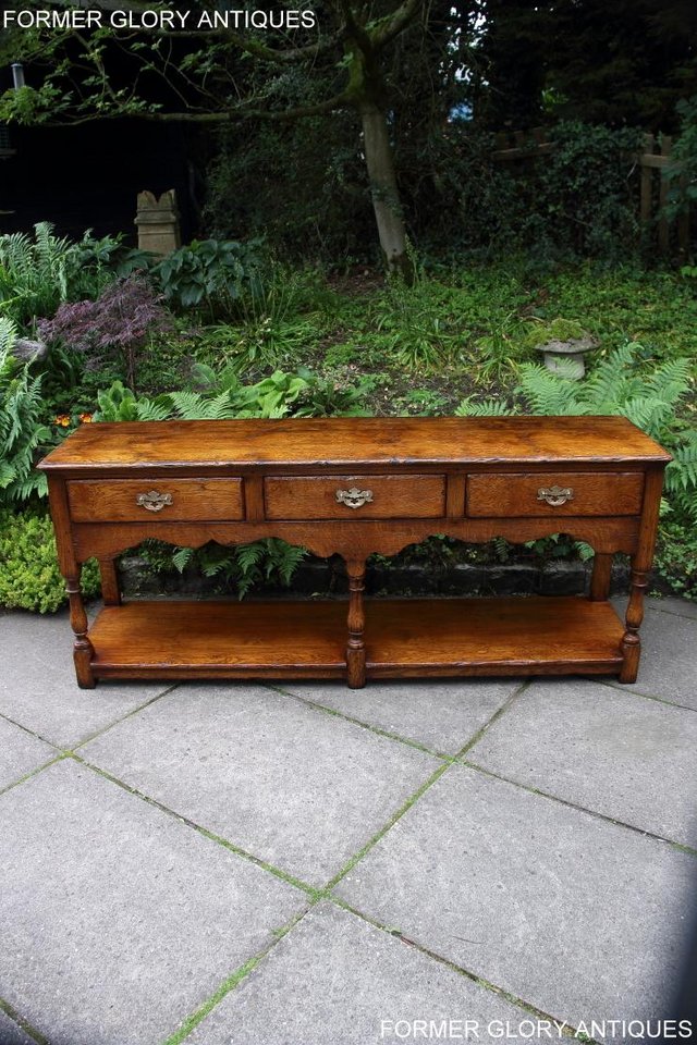 Image 26 of TITCHMARSH AND GOODWIN OAK DRESSER BASE SIDEBOARD HALL TABLE