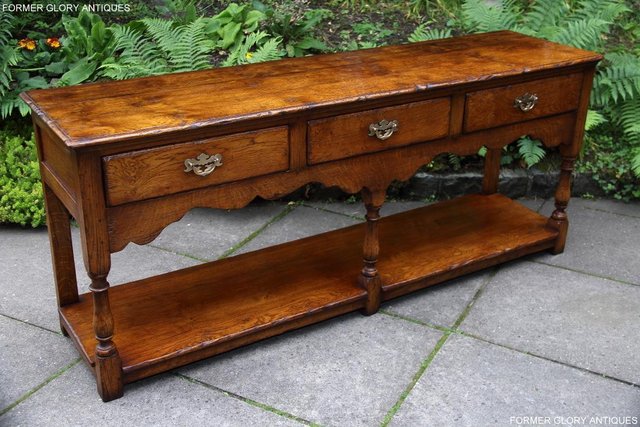 Image 38 of TITCHMARSH AND GOODWIN OAK DRESSER BASE SIDEBOARD HALL TABLE