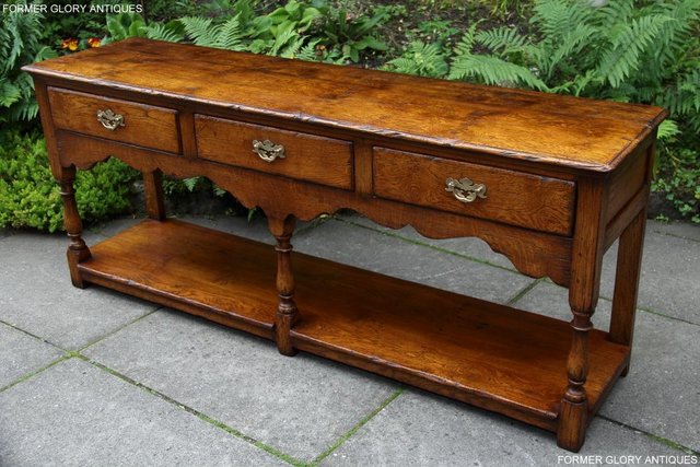 Image 52 of TITCHMARSH AND GOODWIN OAK DRESSER BASE SIDEBOARD HALL TABLE
