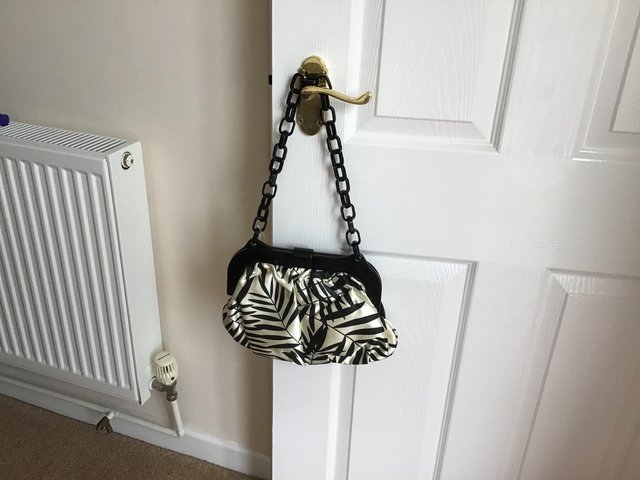 Preview of the first image of Ladies Handbag.