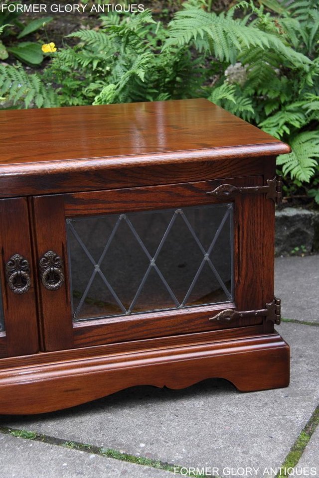 Image 9 of OLD CHARM TUDOR BROWN OAK TV STAND TABLE DVD CABINET UNIT