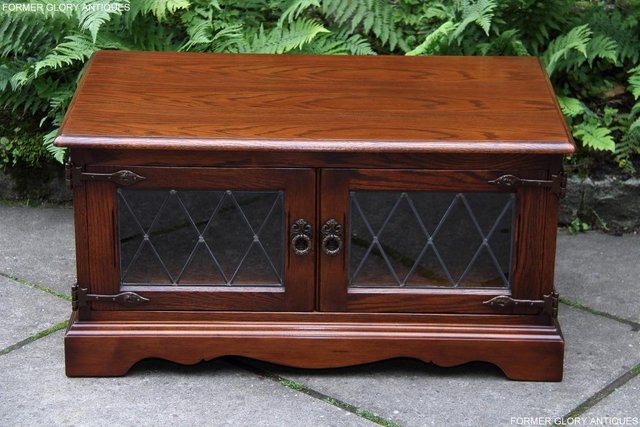 Image 10 of OLD CHARM TUDOR BROWN OAK TV STAND TABLE DVD CABINET UNIT