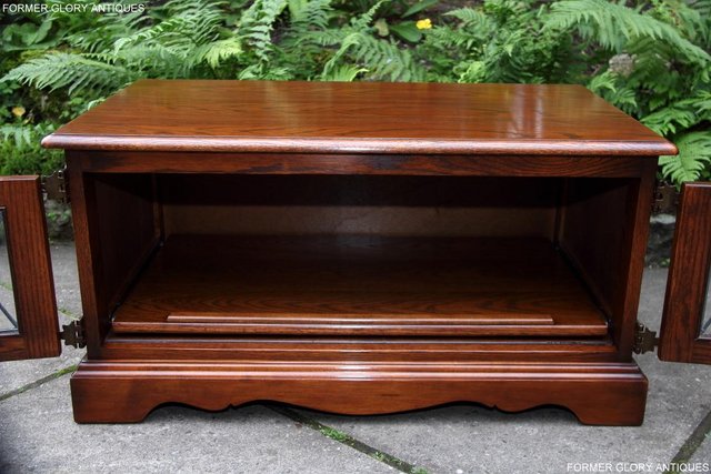 Image 19 of OLD CHARM TUDOR BROWN OAK TV STAND TABLE DVD CABINET UNIT