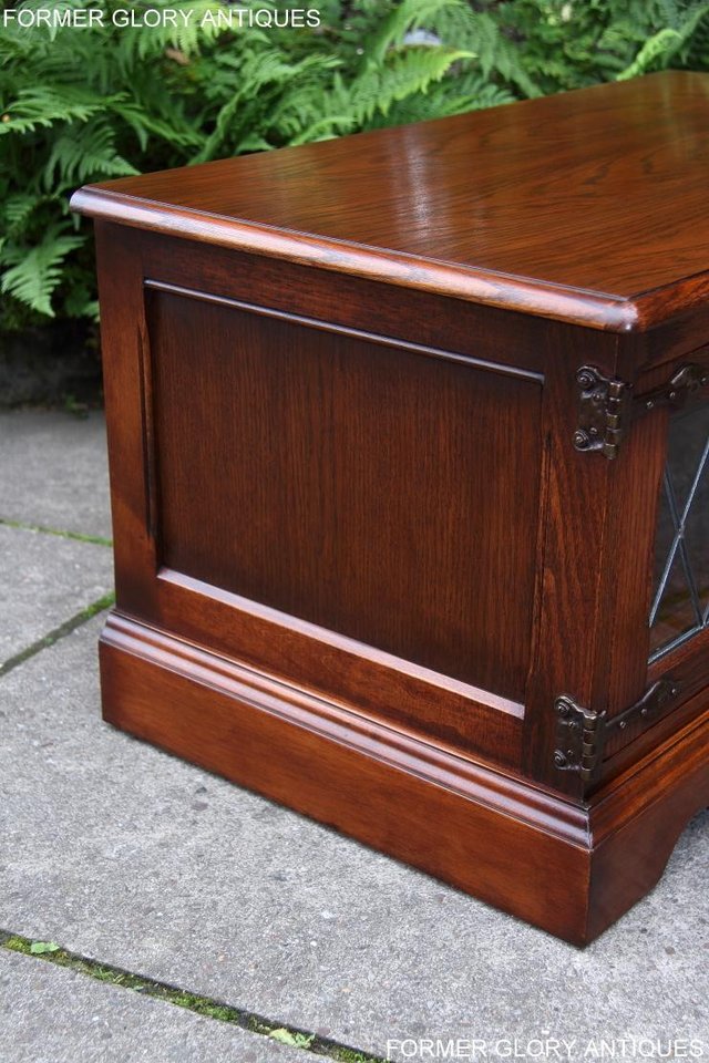 Image 32 of OLD CHARM TUDOR BROWN OAK TV STAND TABLE DVD CABINET UNIT