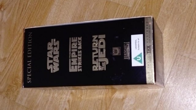 Preview of the first image of Star-wars gold edition box set.