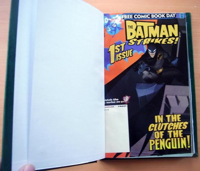 Preview of the first image of 50 comics collection Batman Strikes complete English.