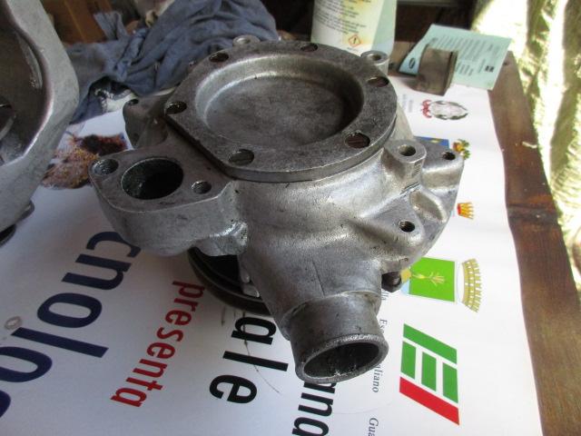 Preview of the first image of Water pump with support for Maserati 3500.