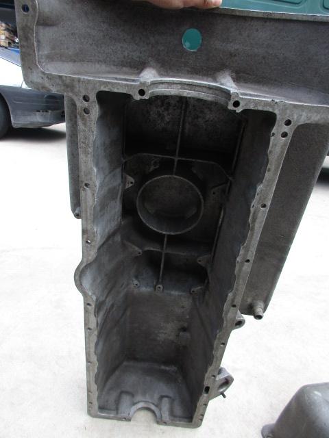 Preview of the first image of oil sump for Maserati Mistral 4000.