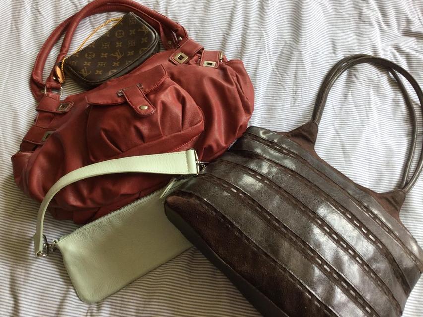 Preview of the first image of Job Lot x4 Handbags, 1x Large, 1x Med, 2x Sm, Red, Brown.