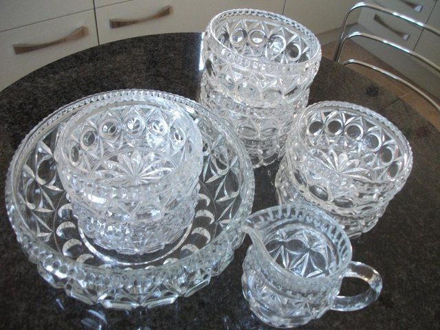 Image 4 of VINTAGE GLASS FRUIT BOWL AND DISHES