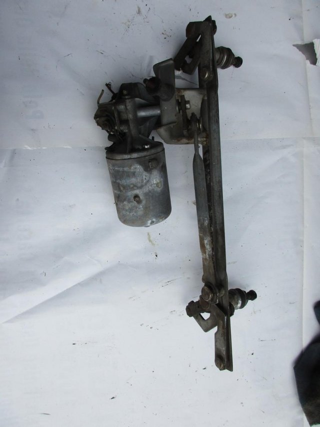 Preview of the first image of Wiper motor with tandem for Porsche 914.