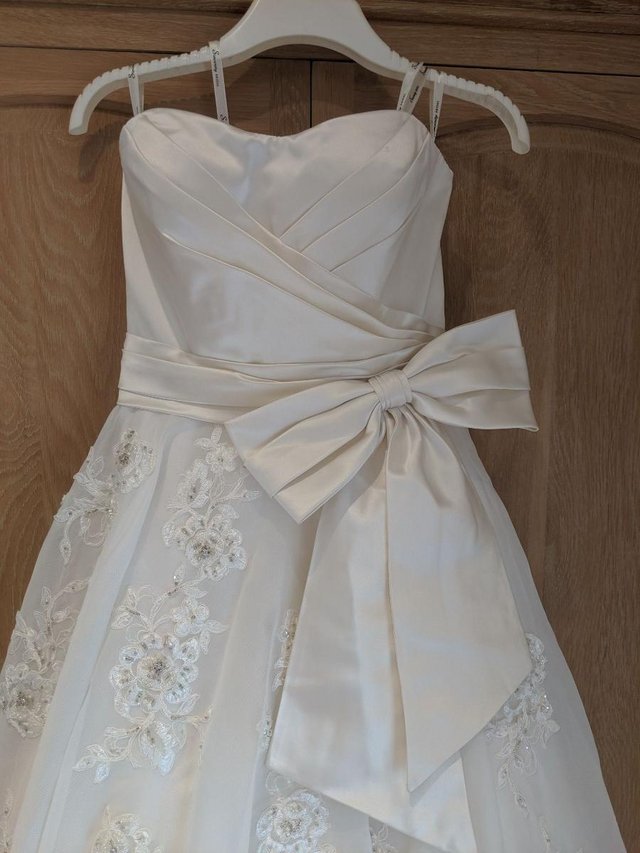 Image 2 of Beautiful Ivory Wedding Dress (new) Size 10-12