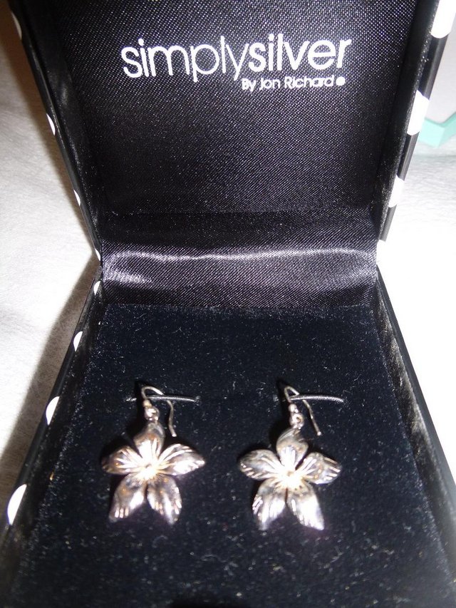 Image 2 of SILVER EARRINGS,BRAND NEW SUITABLE FOR ANY OCCASION