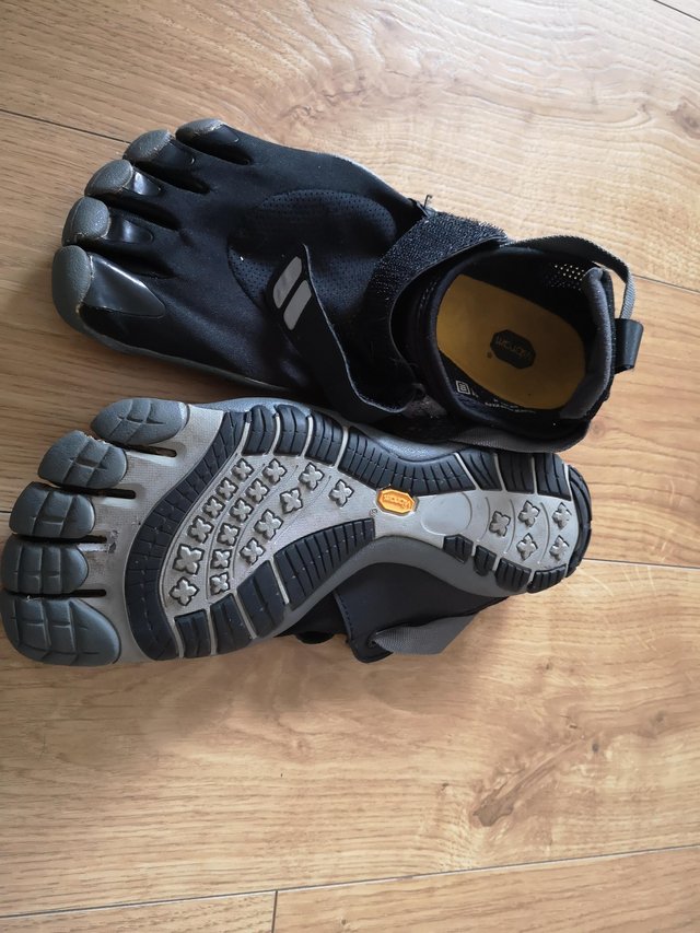 Image 2 of Vibracam 5 toe athletic trail shoes Size 6