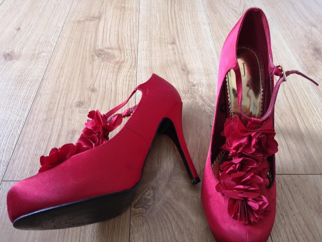 Preview of the first image of Jasper Conran red high heel shoes size 6.