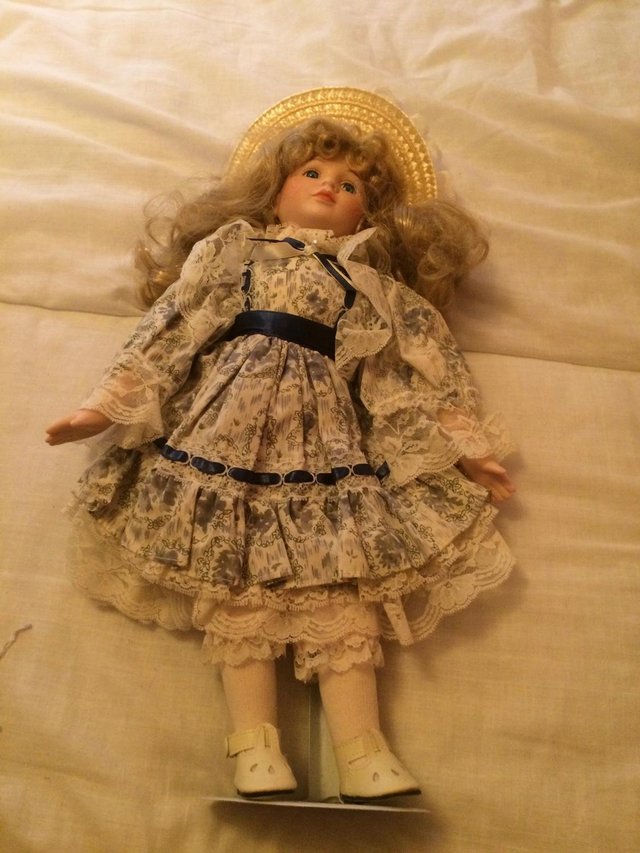 Image 3 of China dolls - all in excellent condition