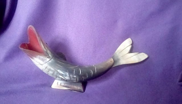 Image 3 of Carved Horn 2x Fish with Stand
