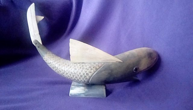Image 6 of Carved Horn 2x Fish with Stand