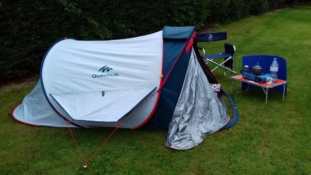 Image 2 of 2 Man Pop up Tent 2 Seconds 2 XL Fresh&Black