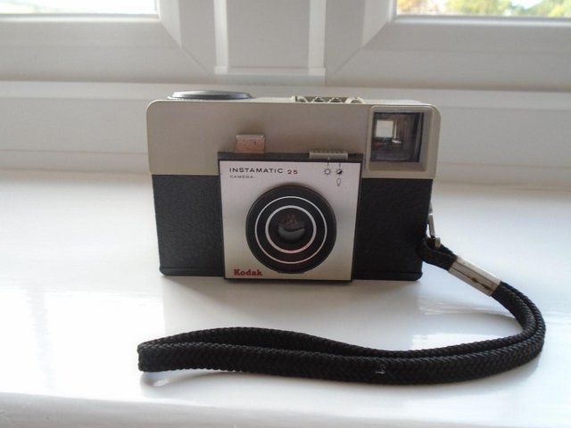 Preview of the first image of Vintage Kodak Instamatic 25 Camera.
