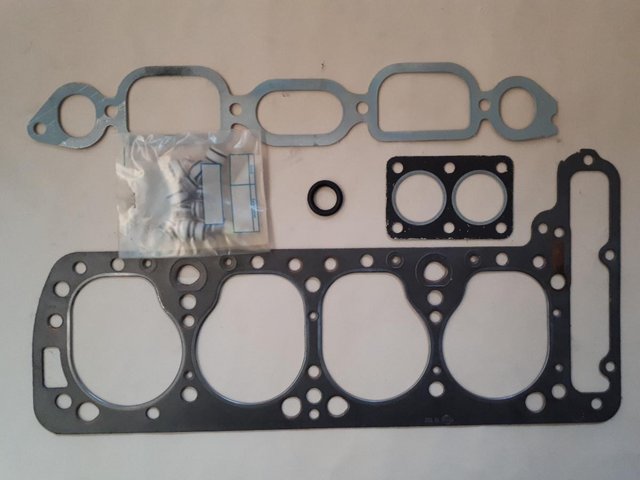 Preview of the first image of MERCEDES-BENZ 200/8 220/8 W115 Heckflosse Head Gasket Set.
