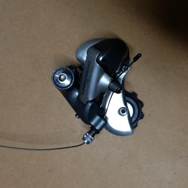 Preview of the first image of Shimano 600 rear gear in excellent condition.