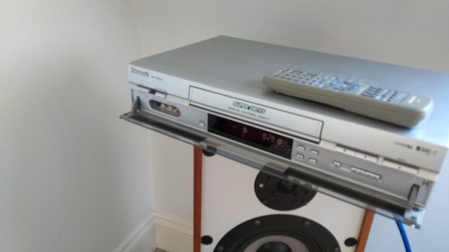 Preview of the first image of DVD player plus Kenwood CS6centre speaker.