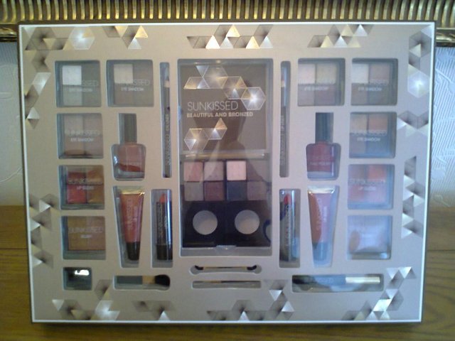 Image 2 of Sunkissed Beauty Palette Brand New