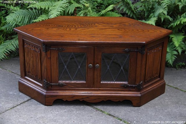 Preview of the first image of OLD CHARM LIGHT OAK CORNER DVD TV STAND CABINET TABLE UNIT.