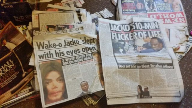 Image 5 of Michael Jackson Magazines and newspaper clippings