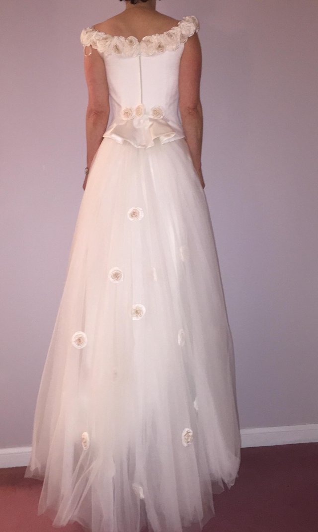Image 3 of Beautiful Pronuptia size 10 Wedding dress