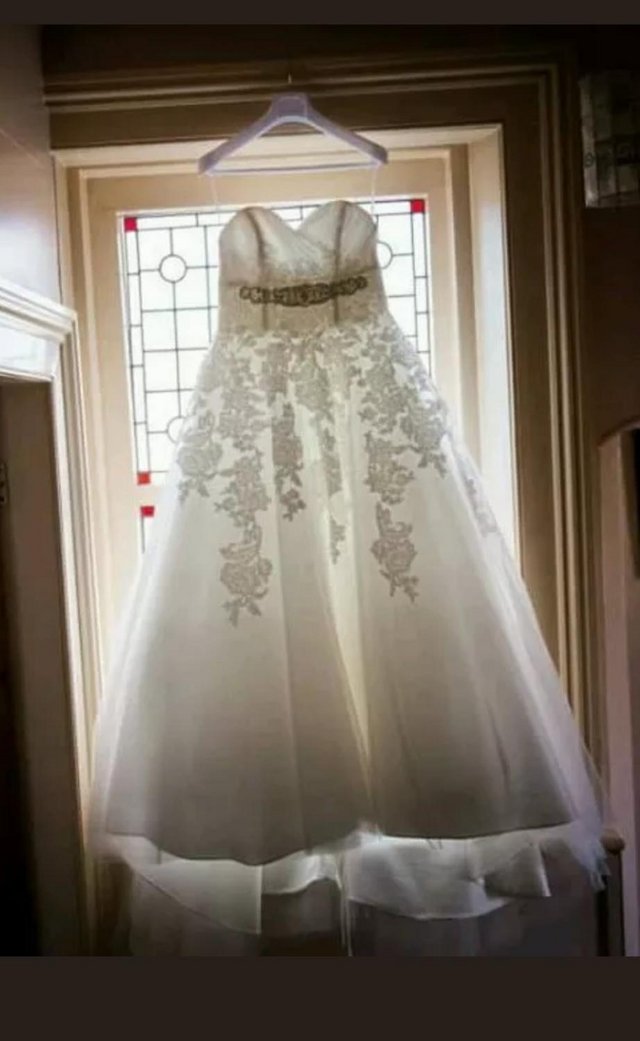 Image 2 of Pronovias White One Wedding Dress