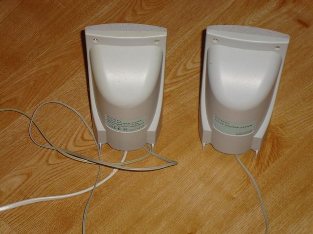 Image 2 of Computer speakers