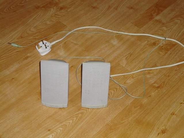 Image 3 of Computer speakers