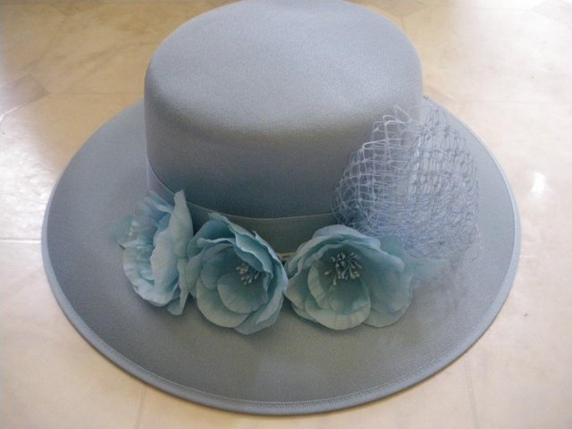 Preview of the first image of Ladies Wedding Hat In Great Condition.